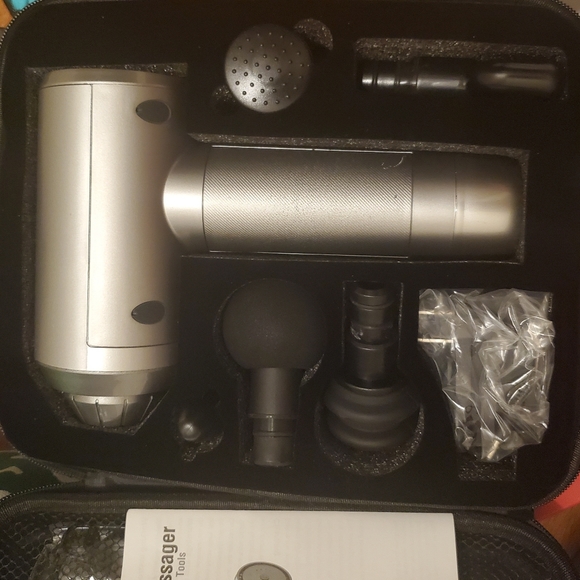 GEEK Massage Gun - Picture 4 of 4